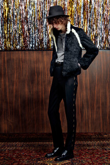 Saint Laurent Pre-Fall 2019 / Saint Laurent осень-зима 2019 / Неделя моды: Париж