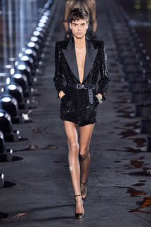 Saint Laurent Spring 2020 / Saint Laurent весна-лето 2020 / Неделя моды: Париж