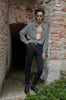 Saint Laurent мужская коллекция весна-лето 2022 / Saint Laurent Mens Spring 2022