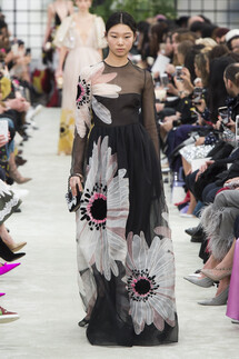 Valentino Fall 2018 Ready-to-Wear , Валентино осень зима 2018 , Fashion show , неделя моды в Париже , PFW , Mainstyles