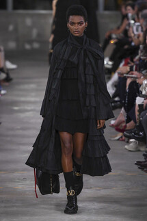 Valentino Pre-Fall 2019 collection / Valentino осень 2019
