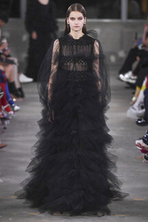 Valentino Pre-Fall 2019 collection / Valentino осень 2019