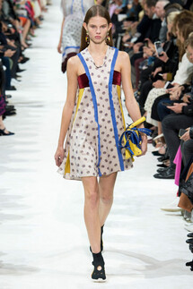 Valentino SPRING/SUMMER 2018 READY-TO-WEAR Valentino весна-лето 2018