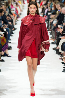 Valentino SPRING/SUMMER 2018 READY-TO-WEAR Valentino весна-лето 2018