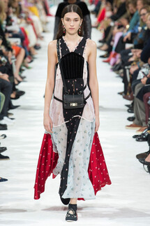 Valentino SPRING/SUMMER 2018 READY-TO-WEAR Valentino весна-лето 2018