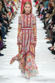 Valentino SPRING/SUMMER 2018 READY-TO-WEAR Valentino весна-лето 2018