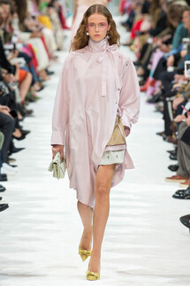 Valentino SPRING/SUMMER 2018 READY-TO-WEAR Valentino весна-лето 2018