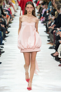 Valentino SPRING/SUMMER 2018 READY-TO-WEAR Valentino весна-лето 2018