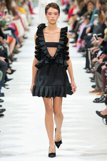 Valentino SPRING/SUMMER 2018 READY-TO-WEAR Valentino весна-лето 2018