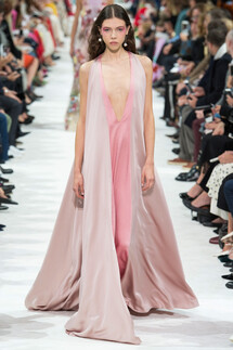 Valentino SPRING/SUMMER 2018 READY-TO-WEAR Valentino весна-лето 2018