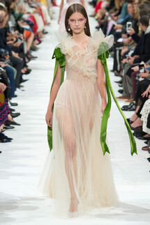Valentino SPRING/SUMMER 2018 READY-TO-WEAR Valentino весна-лето 2018