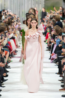 Valentino SPRING/SUMMER 2018 READY-TO-WEAR Valentino весна-лето 2018