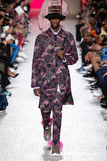 Valentino Spring 2019 Menswear / Валентино Весна Лето 2019 Мужская Неделя Моды в Париже