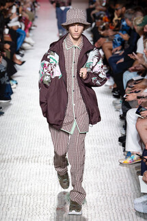 Valentino Spring 2019 Menswear / Валентино Весна Лето 2019 Мужская Неделя Моды в Париже