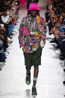 Valentino Spring 2019 Menswear / Валентино Весна Лето 2019 Мужская Неделя Моды в Париже