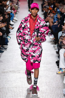Valentino Spring 2019 Menswear / Валентино Весна Лето 2019 Мужская Неделя Моды в Париже