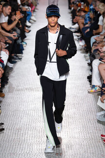 Valentino Spring 2019 Menswear / Валентино Весна Лето 2019 Мужская Неделя Моды в Париже
