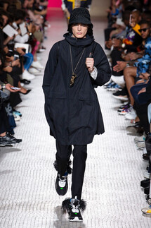 Valentino Spring 2019 Menswear / Валентино Весна Лето 2019 Мужская Неделя Моды в Париже