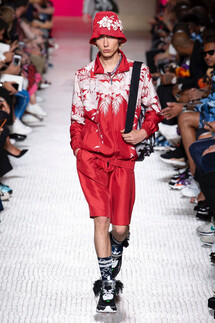 Valentino Spring 2019 Menswear / Валентино Весна Лето 2019 Мужская Неделя Моды в Париже