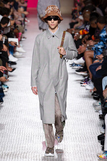 Valentino Spring 2019 Menswear / Валентино Весна Лето 2019 Мужская Неделя Моды в Париже