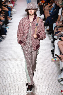 Valentino Spring 2019 Menswear / Валентино Весна Лето 2019 Мужская Неделя Моды в Париже