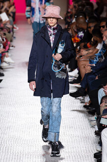 Valentino Spring 2019 Menswear / Валентино Весна Лето 2019 Мужская Неделя Моды в Париже