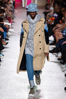 Valentino Spring 2019 Menswear / Валентино Весна Лето 2019 Мужская Неделя Моды в Париже