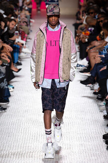 Valentino Spring 2019 Menswear / Валентино Весна Лето 2019 Мужская Неделя Моды в Париже