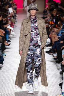 Valentino Spring 2019 Menswear / Валентино Весна Лето 2019 Мужская Неделя Моды в Париже