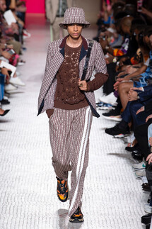 Valentino Spring 2019 Menswear / Валентино Весна Лето 2019 Мужская Неделя Моды в Париже