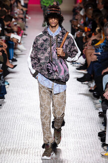 Valentino Spring 2019 Menswear / Валентино Весна Лето 2019 Мужская Неделя Моды в Париже