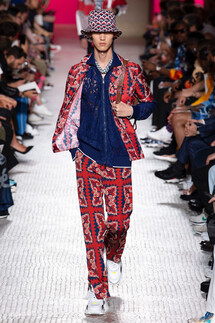 Valentino Spring 2019 Menswear / Валентино Весна Лето 2019 Мужская Неделя Моды в Париже