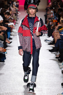 Valentino Spring 2019 Menswear / Валентино Весна Лето 2019 Мужская Неделя Моды в Париже