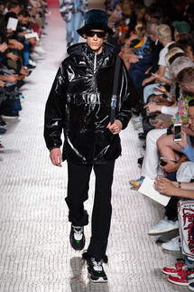 Valentino Spring 2019 Menswear / Валентино Весна Лето 2019 Мужская Неделя Моды в Париже