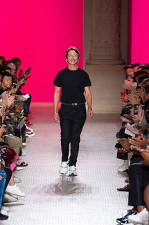 Valentino Spring 2019 Menswear / Валентино Весна Лето 2019 Мужская Неделя Моды в Париже