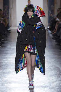 Versace Fall 2018 Ready-to-Wear , Версаче осень зима 2018 , Fashion show , неделя моды в Милане , MFW , Mainstyles