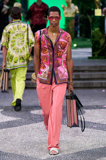 Versace Menswear Spring 2023 / Versace мужская коллекция весна-лето 2023