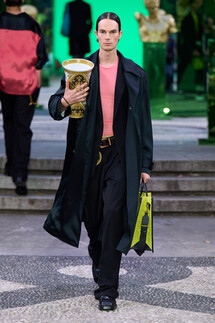 Versace Menswear Spring 2023 / Versace мужская коллекция весна-лето 2023