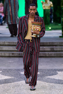 Versace Menswear Spring 2023 / Versace мужская коллекция весна-лето 2023