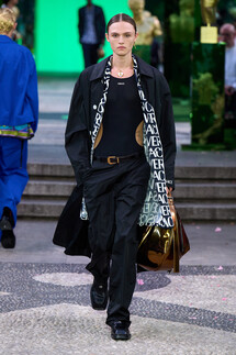 Versace Menswear Spring 2023 / Versace мужская коллекция весна-лето 2023