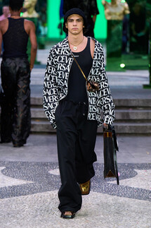 Versace Menswear Spring 2023 / Versace мужская коллекция весна-лето 2023