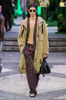 Versace Menswear Spring 2023 / Versace мужская коллекция весна-лето 2023