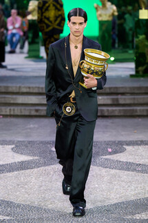 Versace Menswear Spring 2023 / Versace мужская коллекция весна-лето 2023