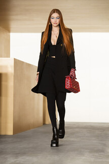 Versace Fall-Winter 2021 Ready-to-Wear Collection / Коллекция Versace осень-зима 2021