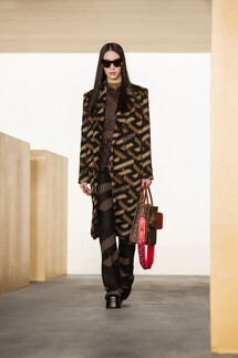 Versace Fall-Winter 2021 Ready-to-Wear Collection / Коллекция Versace осень-зима 2021