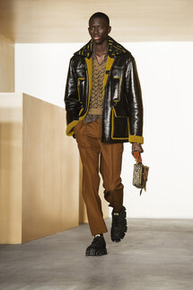 Versace Fall-Winter 2021 Ready-to-Wear Collection / Коллекция Versace осень-зима 2021