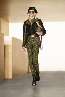 Versace Fall-Winter 2021 Ready-to-Wear Collection / Коллекция Versace осень-зима 2021