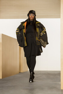Versace Fall-Winter 2021 Ready-to-Wear Collection / Коллекция Versace осень-зима 2021