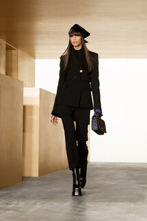 Versace Fall-Winter 2021 Ready-to-Wear Collection / Коллекция Versace осень-зима 2021