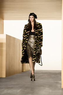 Versace Fall-Winter 2021 Ready-to-Wear Collection / Коллекция Versace осень-зима 2021